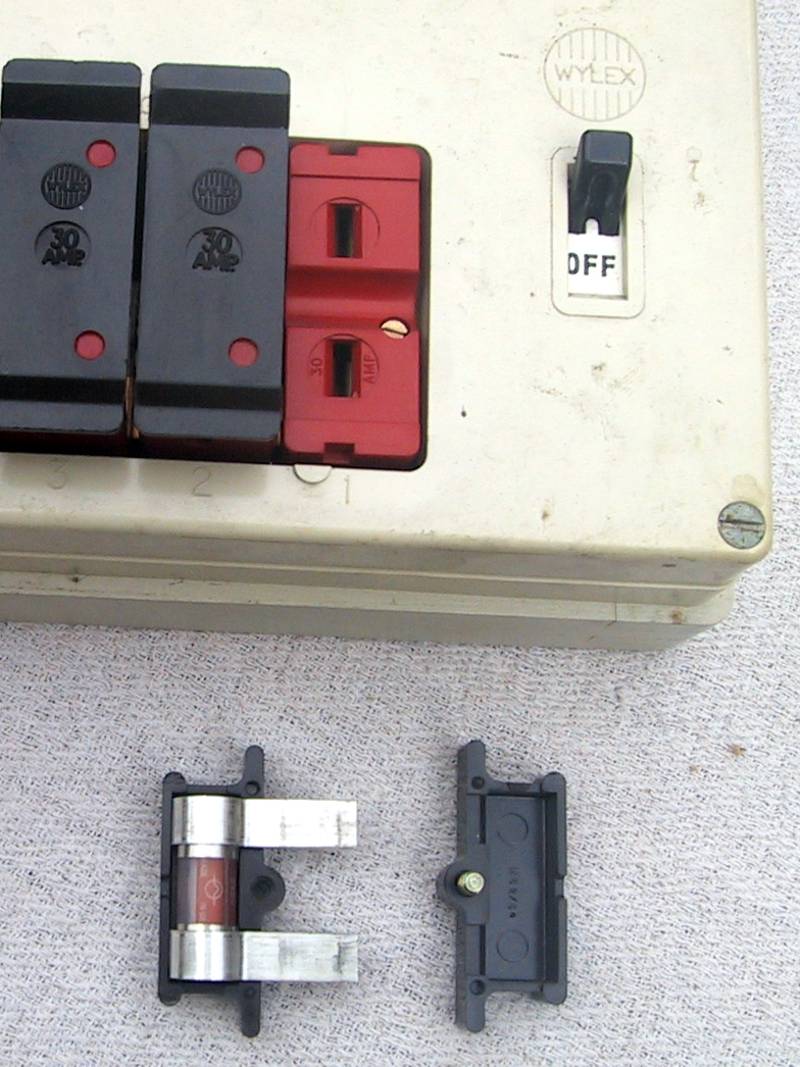 Opening the cartridge