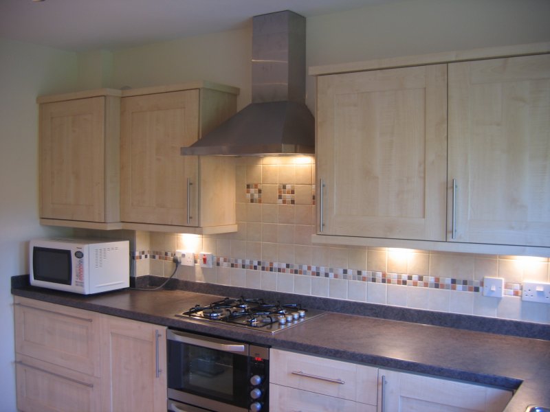 Kitchen extractor hood lighting and more under cupboard lighting