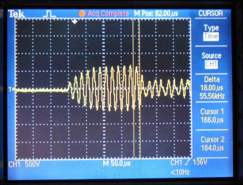 photograph of the drive waveform starting a CFL